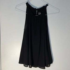 DL sleeveless flowy tank top.
